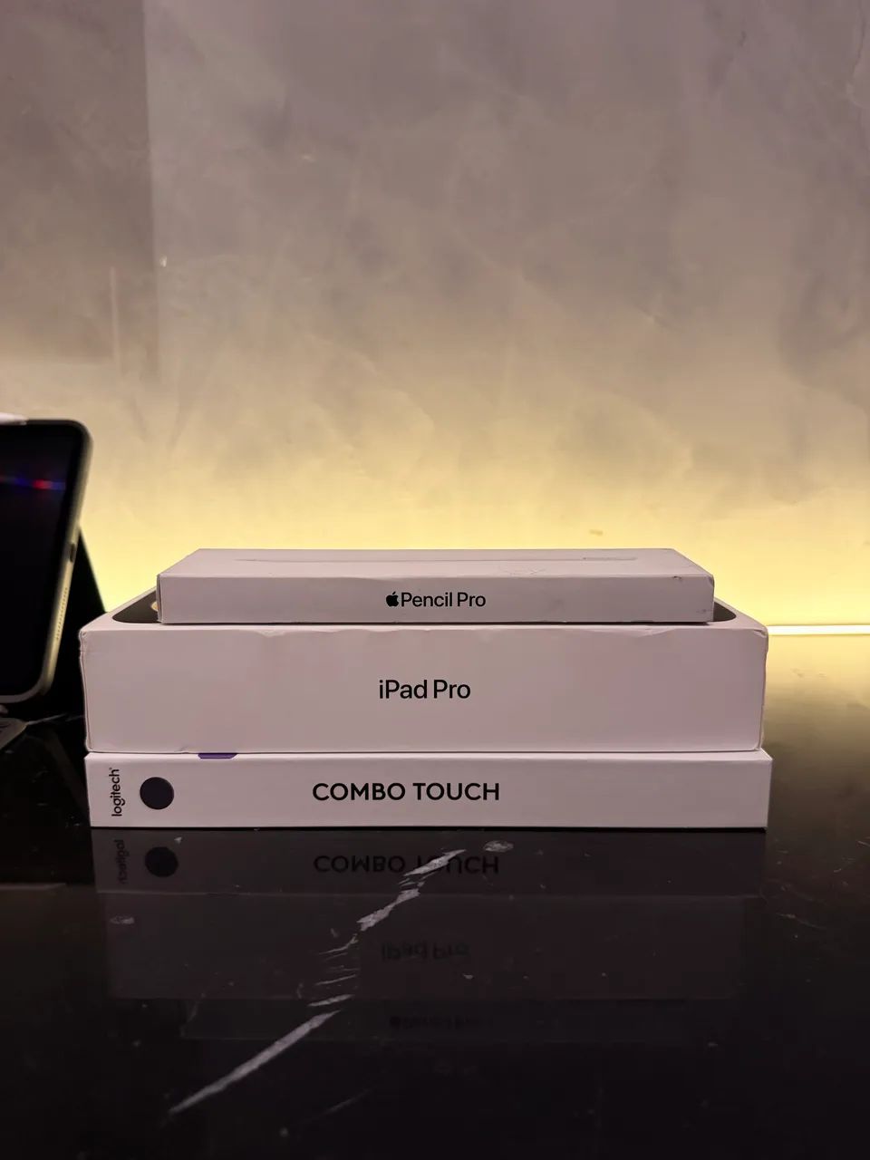 iPad Pro 11 M5 + Apple Pencil Pro + Logitech Combo Touch | 100% Bateria - Foto 2