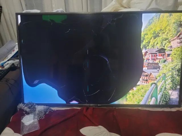 Vende_se uma tv lg  50 polegadas  smart  - Foto 3