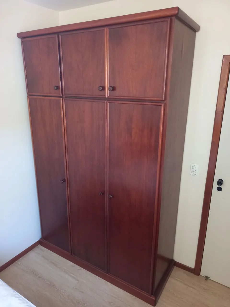 Guarda roupas de madeira maciça - Foto 3