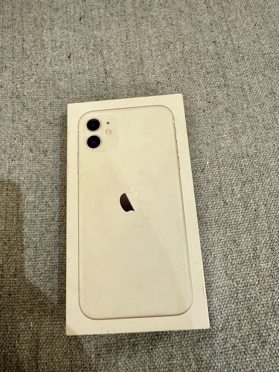 iPhone 11 128gb Branco, com cabo original e caixa 