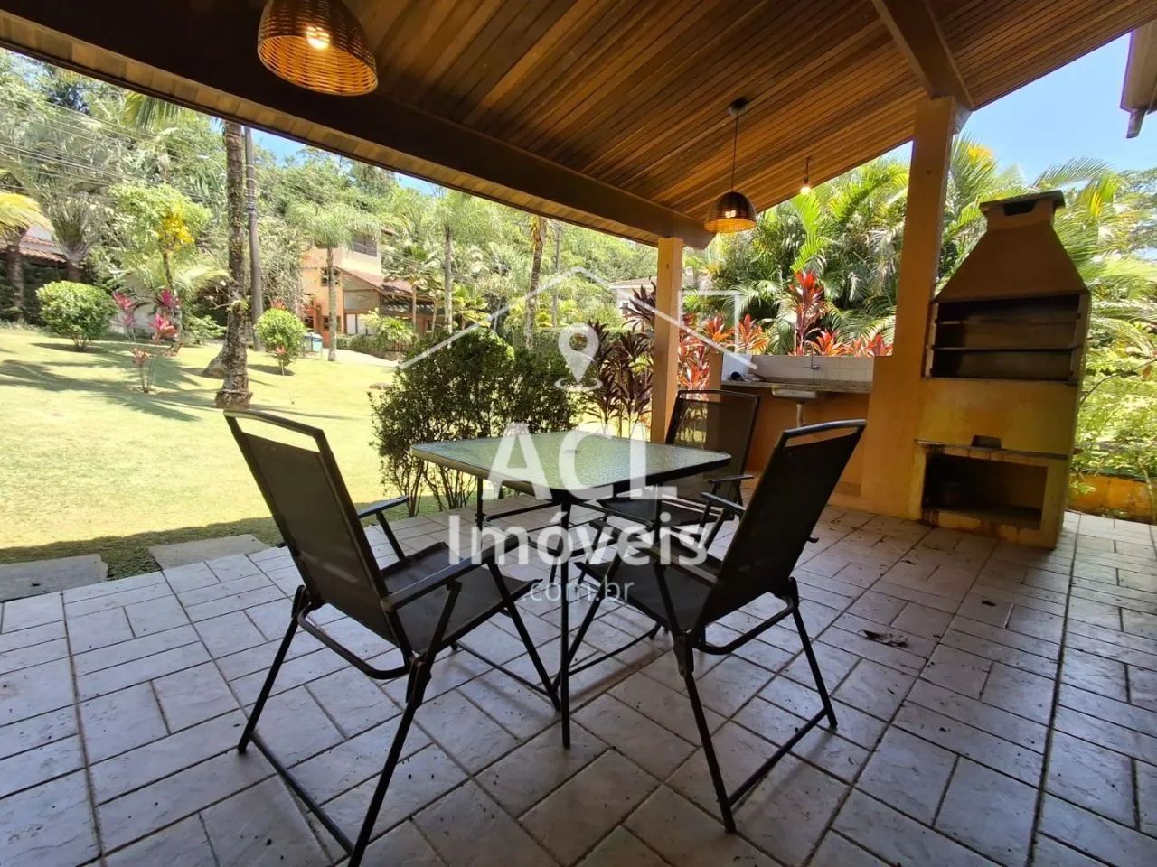 Casa em Paúba | 4 Quartos (1 Suíte) | Condomínio Tranquilo | 400m²