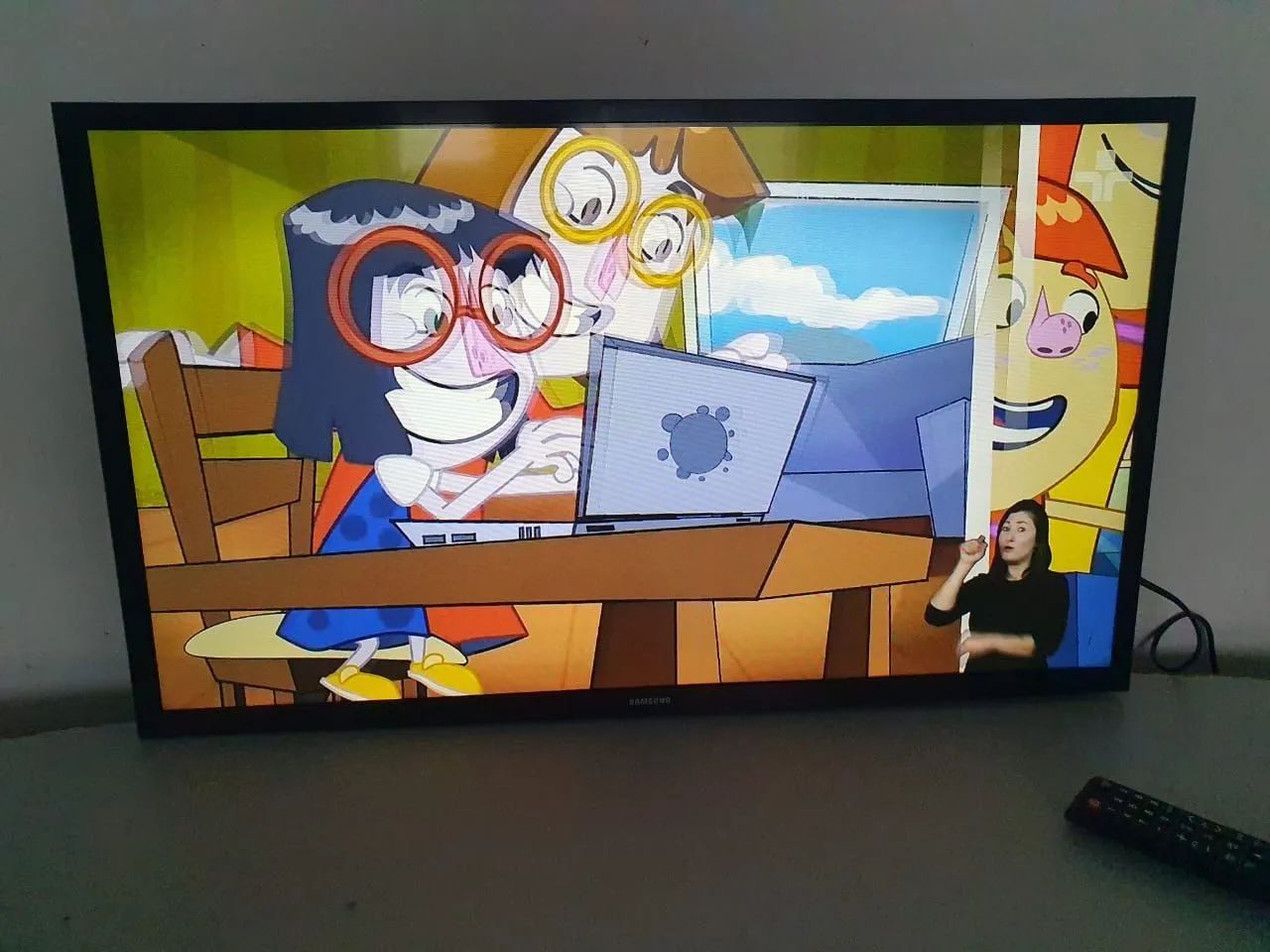 Smart Tv Samsung Led 32 Polegadas Un32j4290AG Usada em Bom Funcionamento.