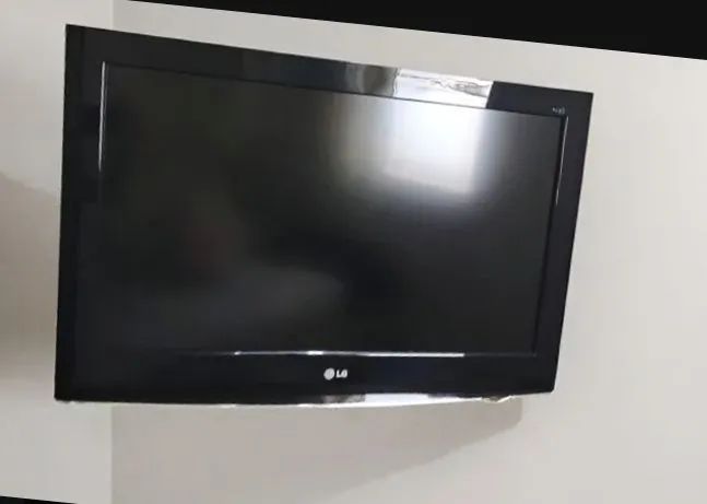 TV 32" LG Full HD + Chromecast (Sua Smart TV!)