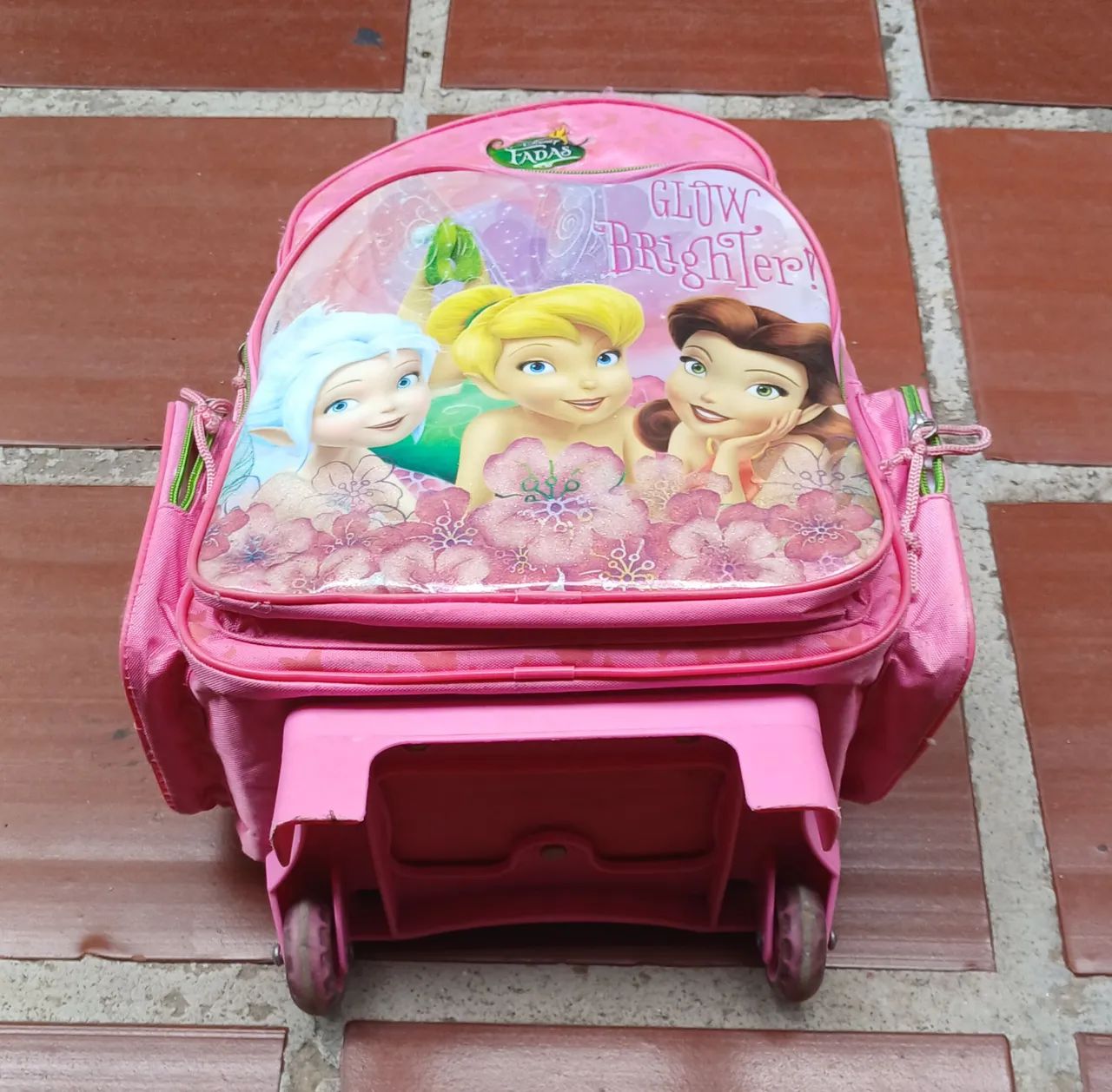 Mochila rodinhas Princesas da Disney  - Foto 3
