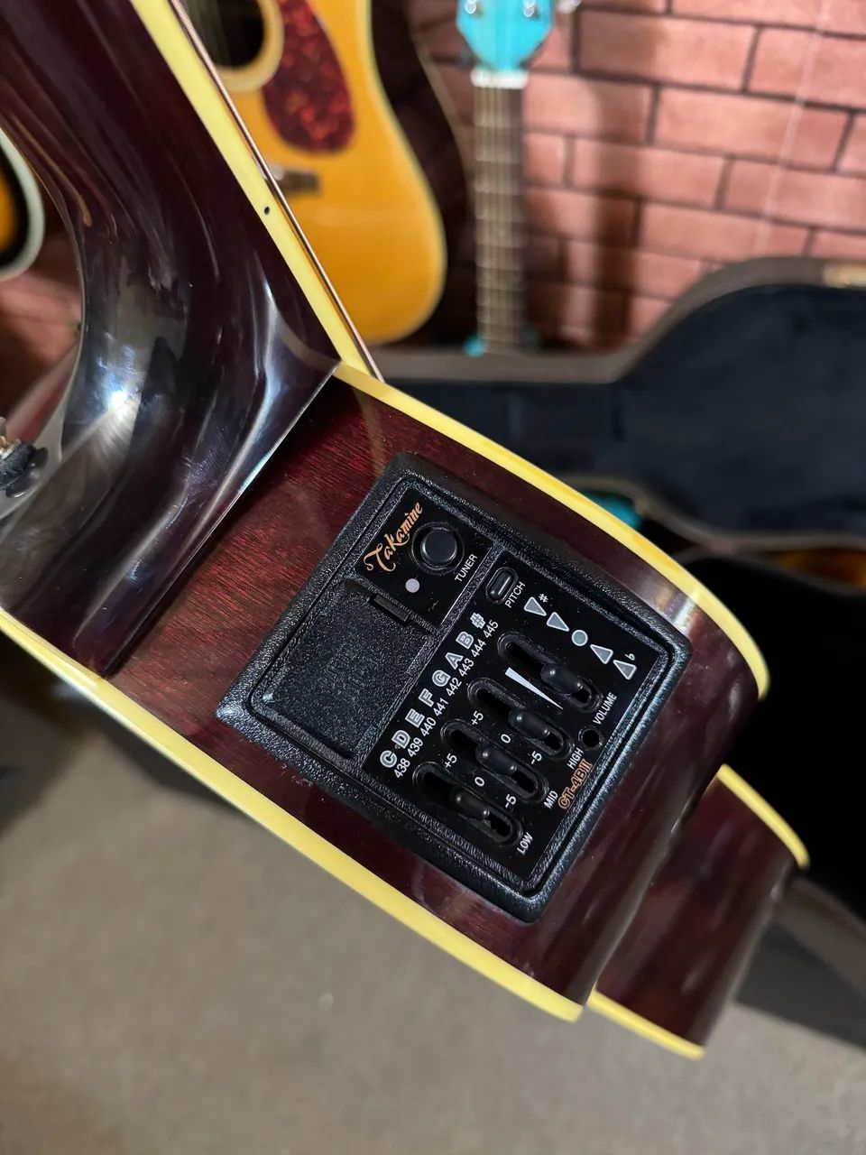 ギター Takamine DMP551C WR Violão Takamine japonês DMP551C WR tampo e fundo sólidos ct4bii
