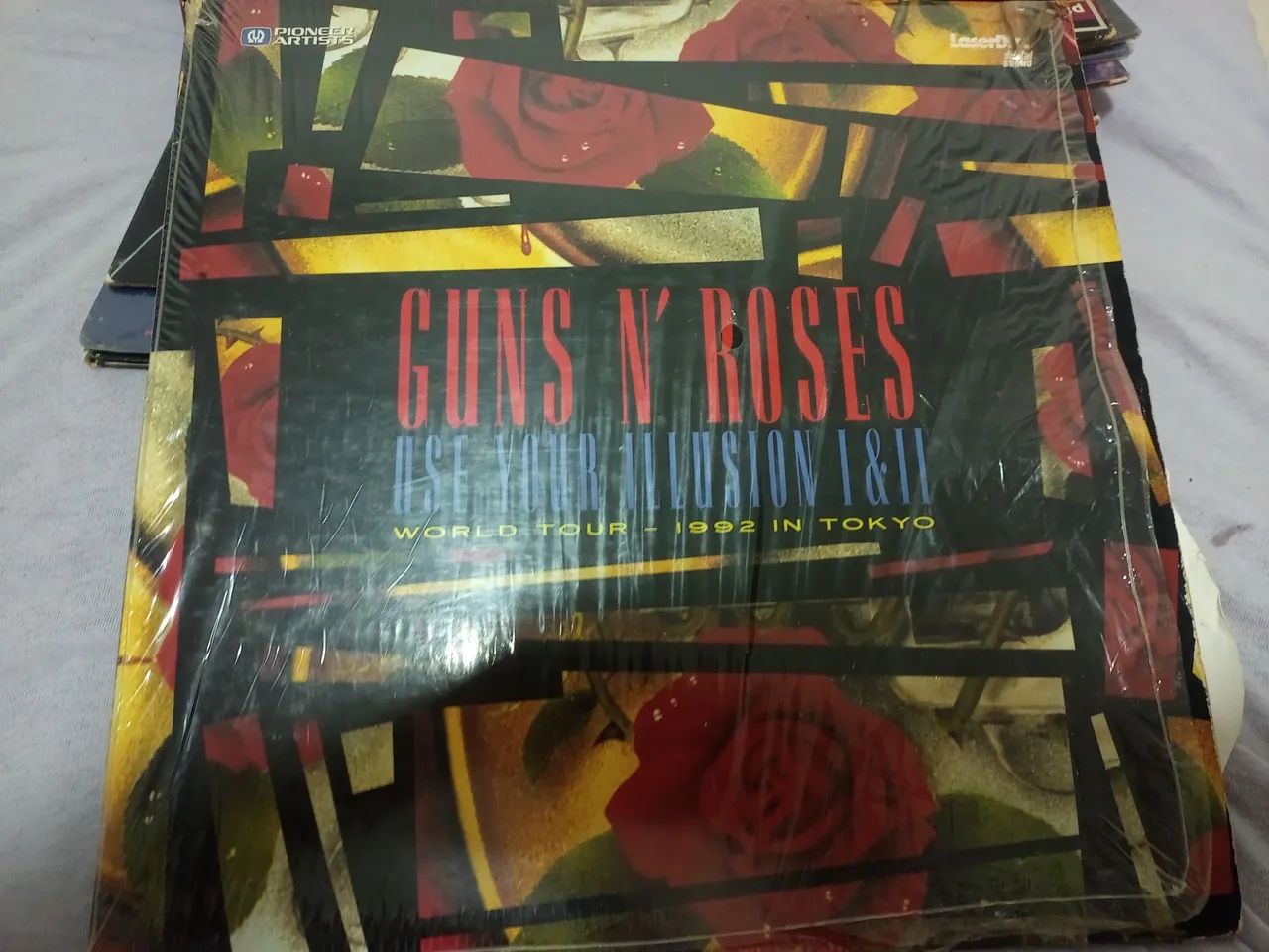 Laserdisc duplo importado do Guns N' Roses (Use Your Illusion