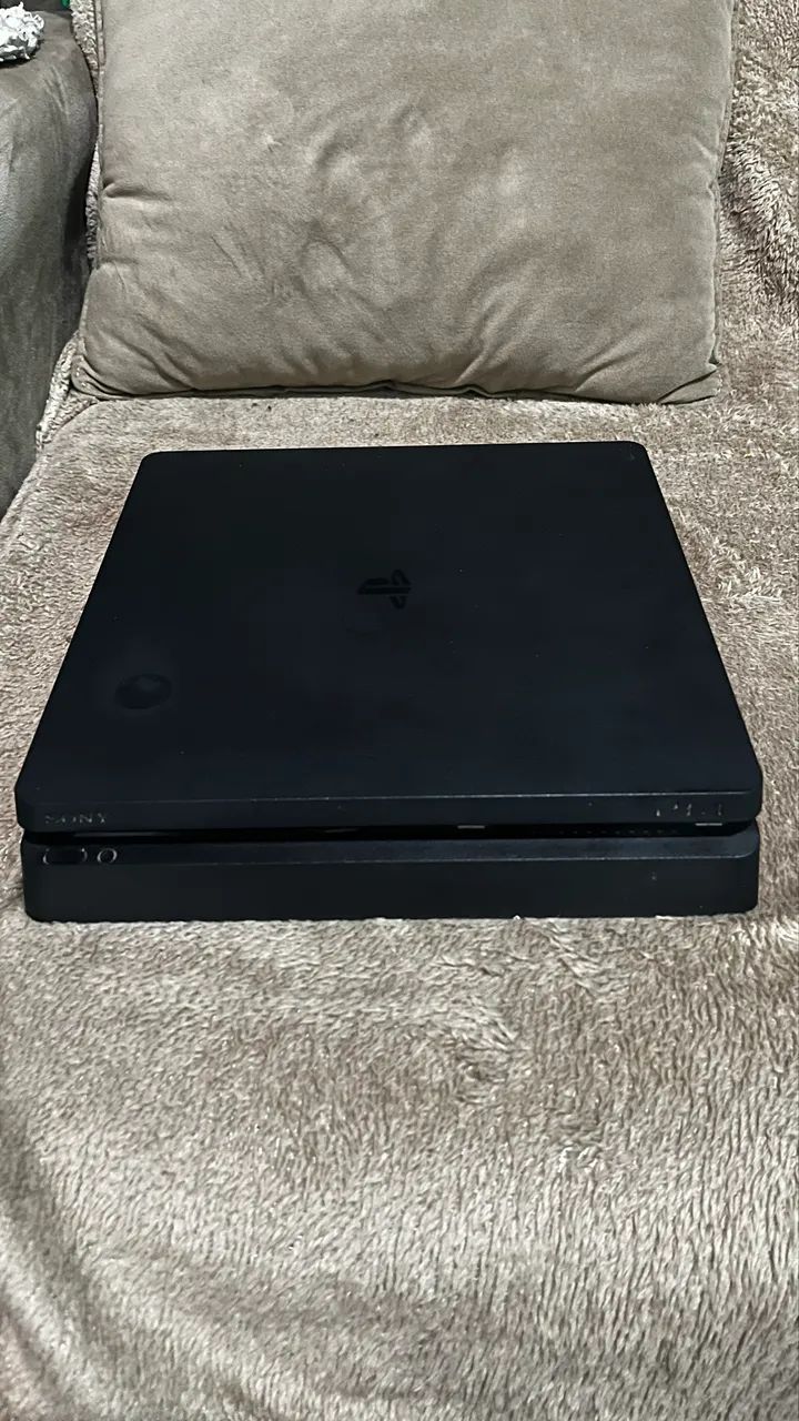 PlayStation 4 slim 1tb