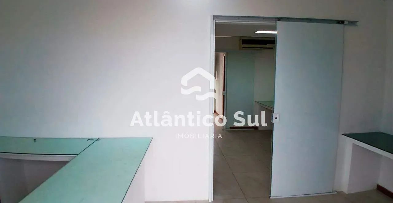 Sala Comercial com Mesas e Cortinas - Venda - Condomínio Costa Azul - Foto 4