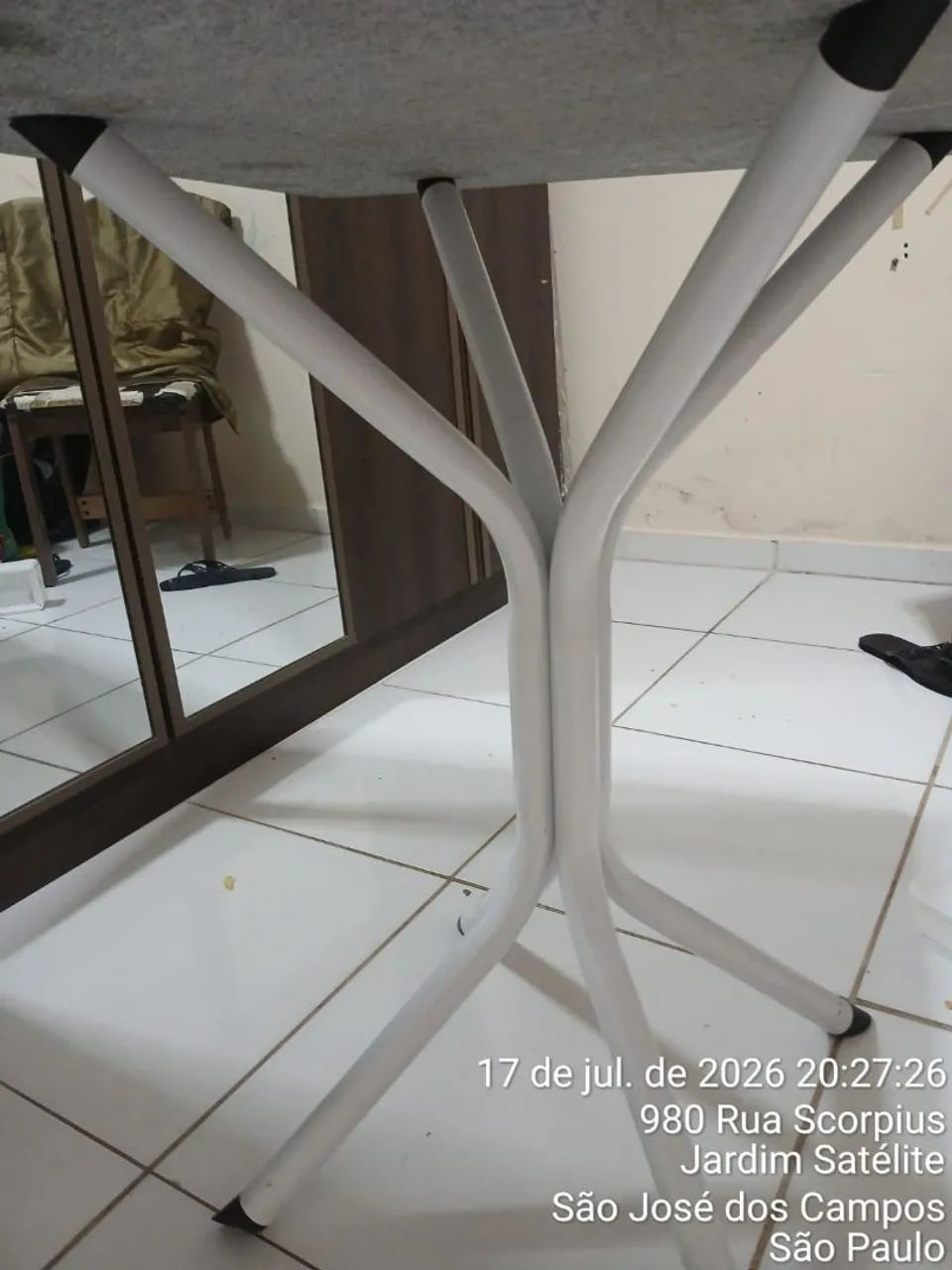 Mesa com quatro cadeiras  - Foto 5