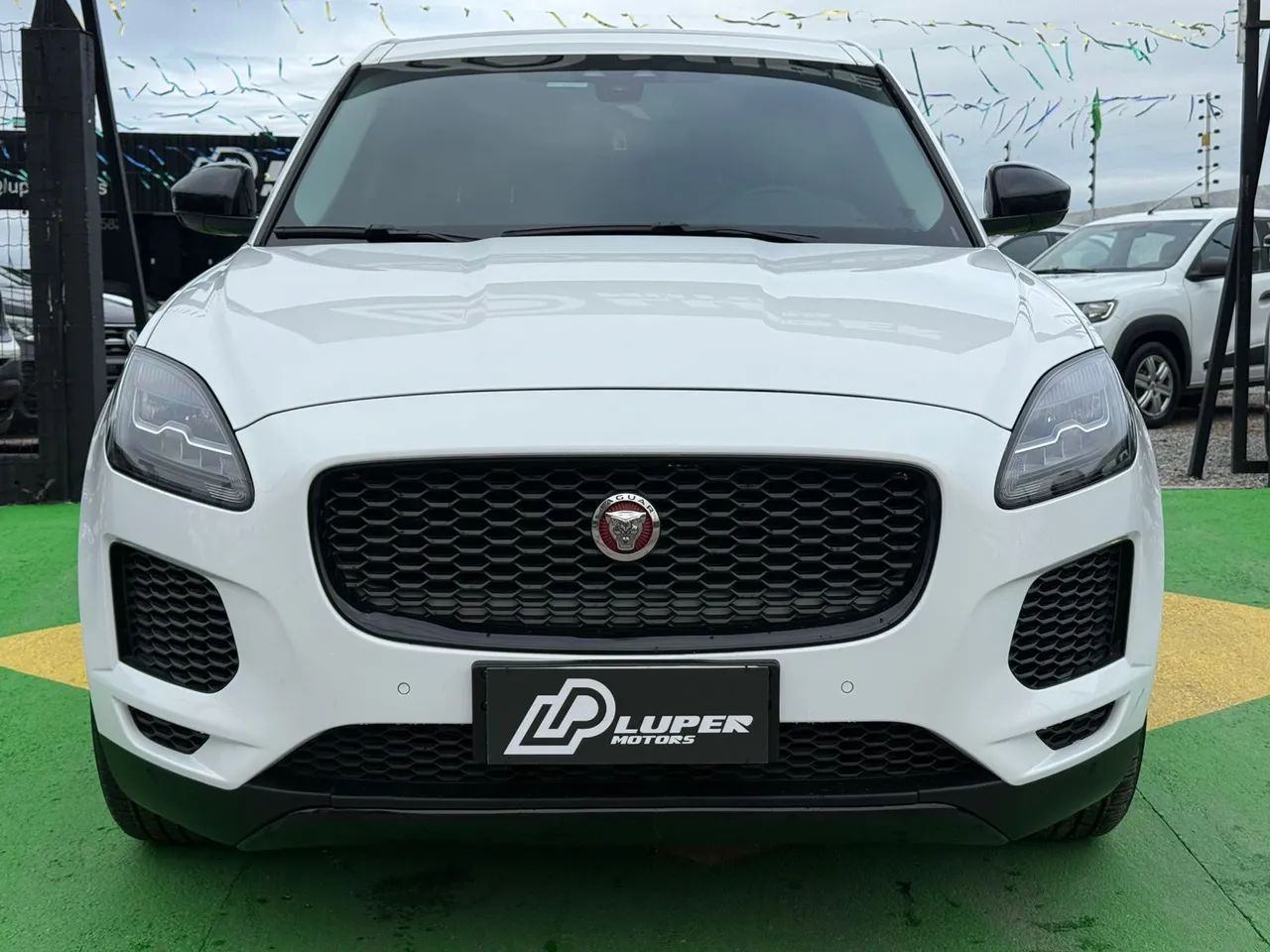 Jaguar E-Pace R-DYN. HSE 2.0 AWD 250cv AUT Flex 2018 - Foto 4