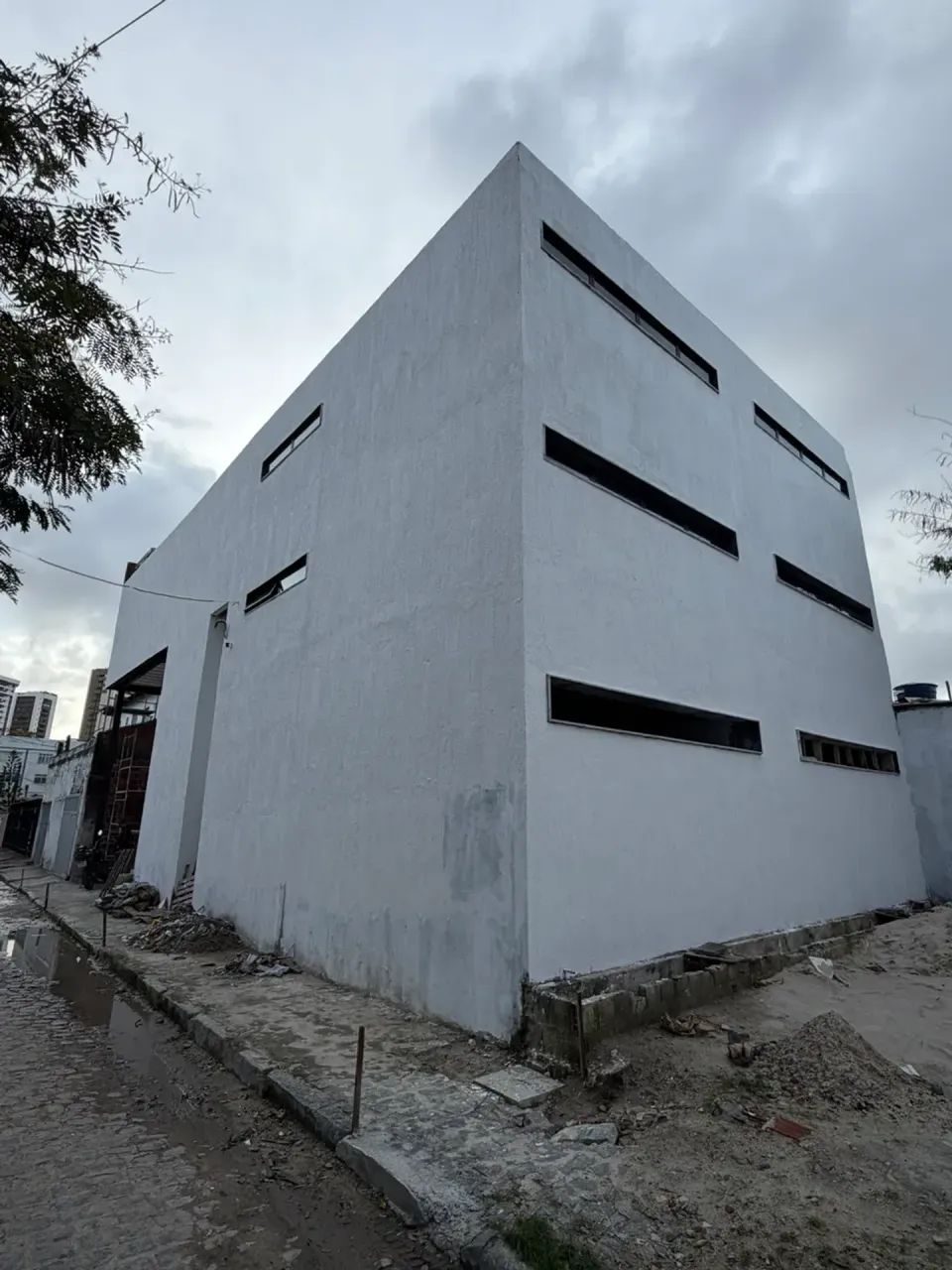 imovel comercial com 900 metros construidos, dois andares, Agamenon Magalhães