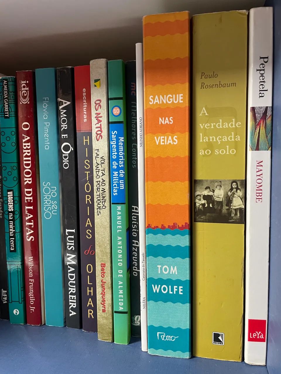 Lote com 50 livros - Foto 2