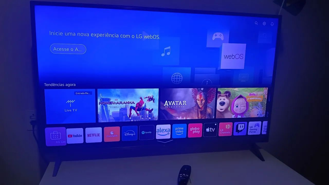 Smart TV 50 polegadas com suporte de parede - Foto 2