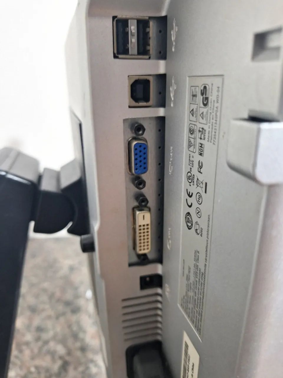 Dell monitor 1708FPt - Foto 5