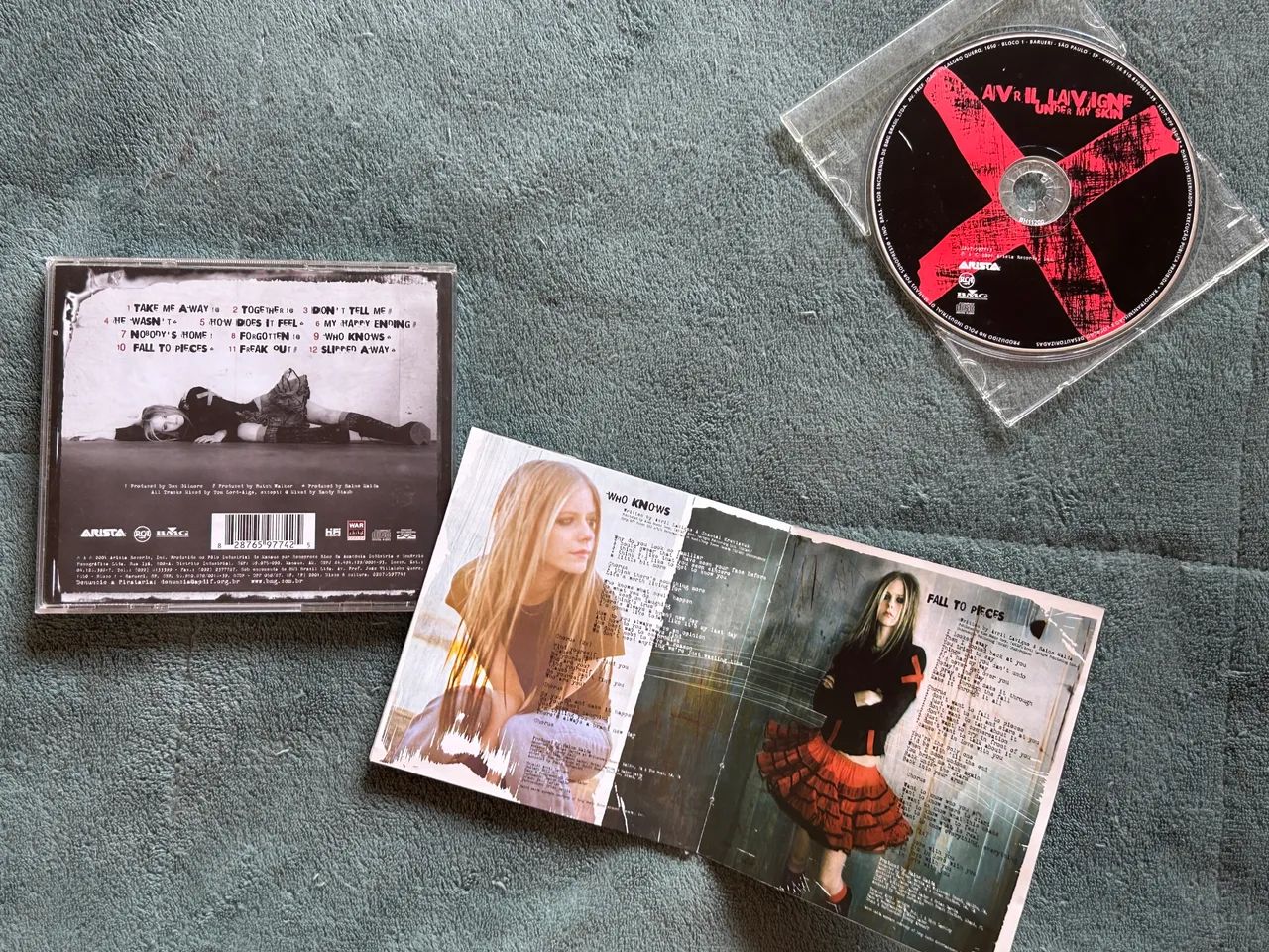CD AVRIL LAVIGNE - UNDER MY SKIN - Foto 3