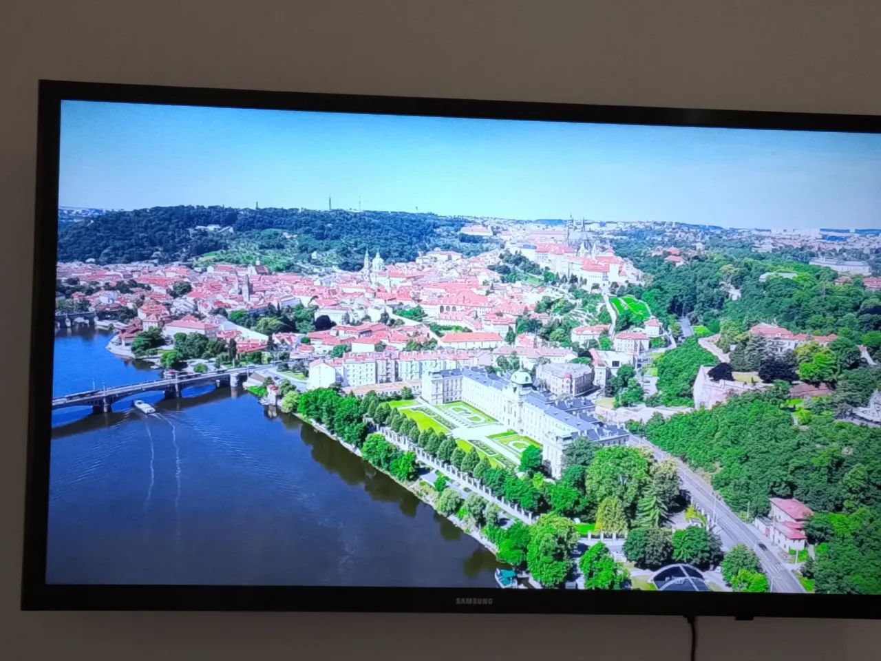TV 32", Samsung, Smart. Novinha!  - Foto 2