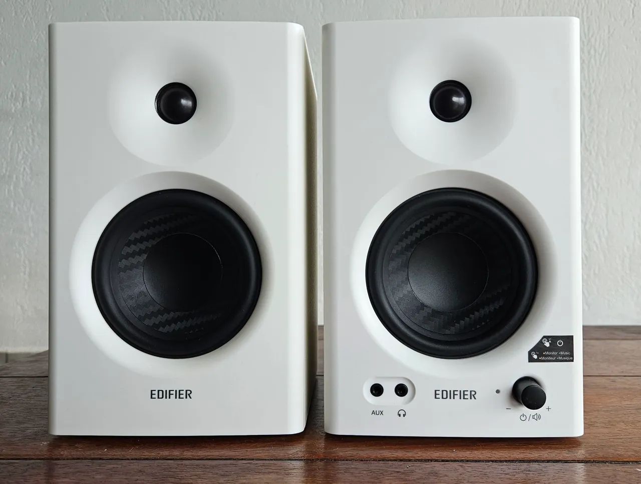 Monitores de Áudio Edifier MR4