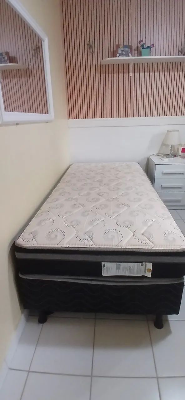 Slightly used single bed468259619221032960