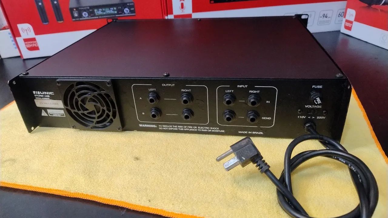 オーディオ Amplificador Unic ZX 300 novíssimo - Aparelhos de Som - Caixa D