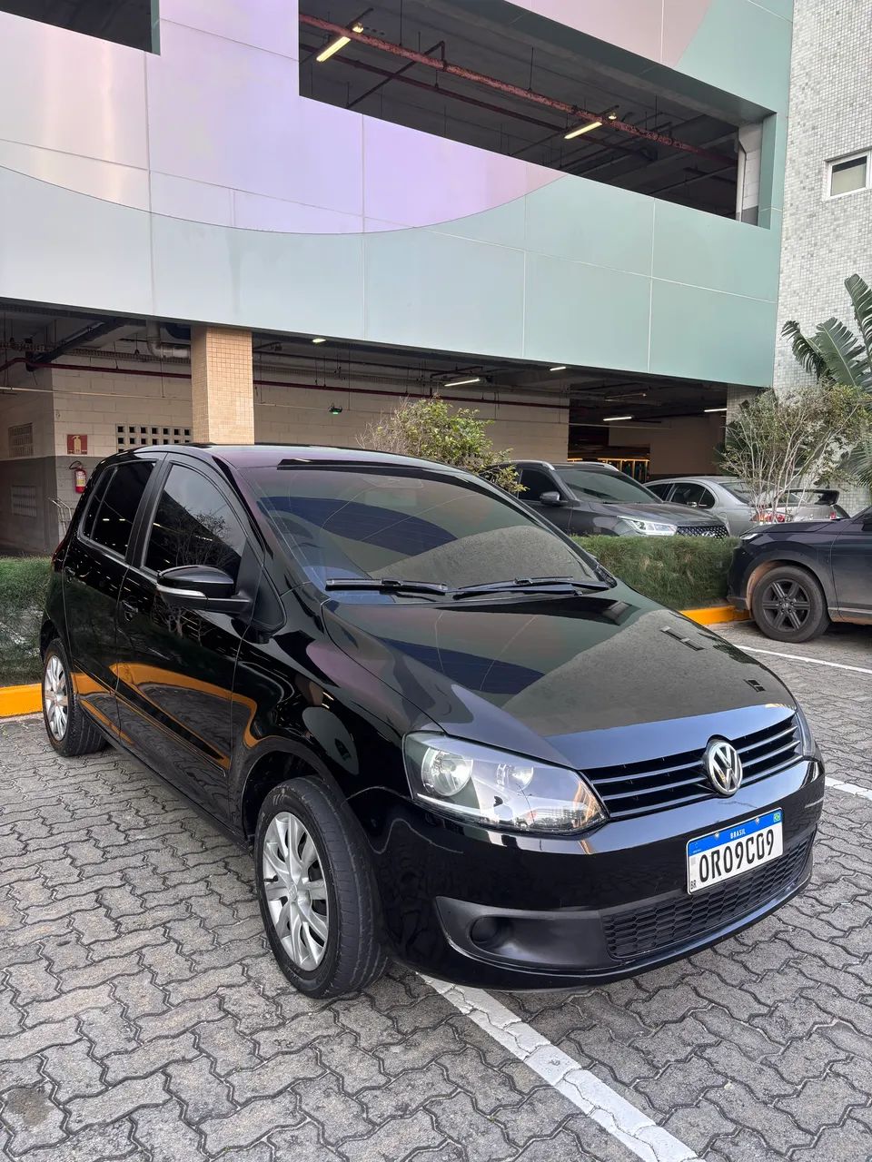 Volkswagen Fox Fox 1.0 Mi Total Flex 8V 5p 2013