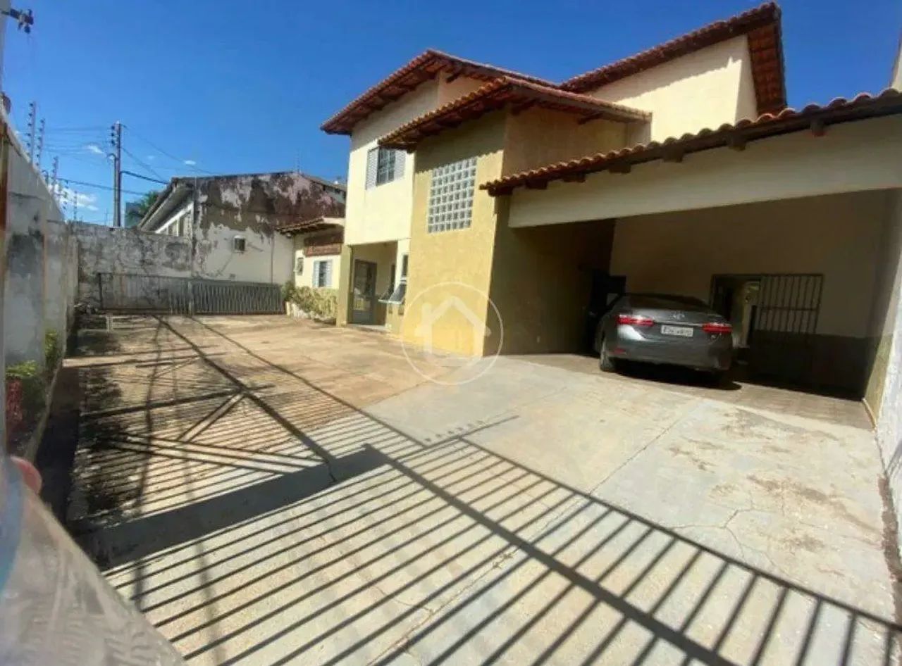 SOBRADO COM 8 QUARTOS, SENDO 6 SUITES E 1 LAVABO - Foto 2