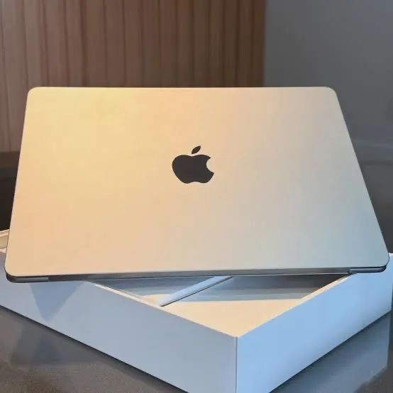 MacBook Air M2 256GB/8GB