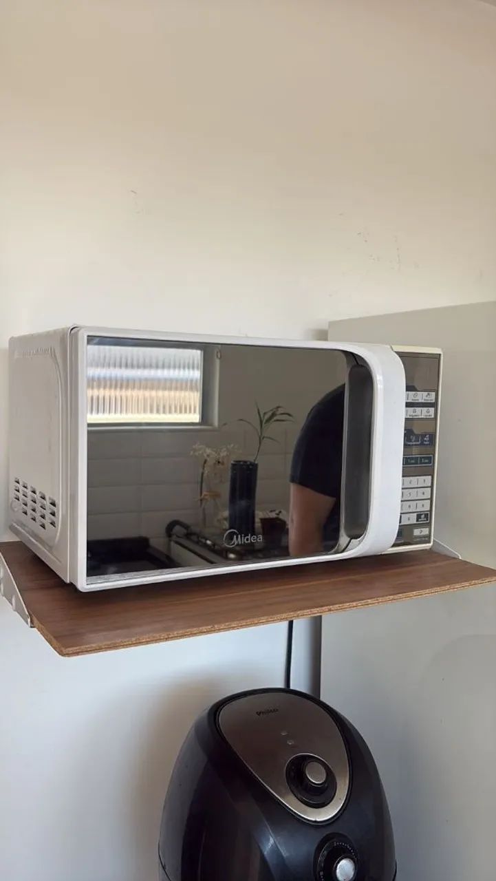 Microondas Eletrolux e Midea 220v - Foto 3
