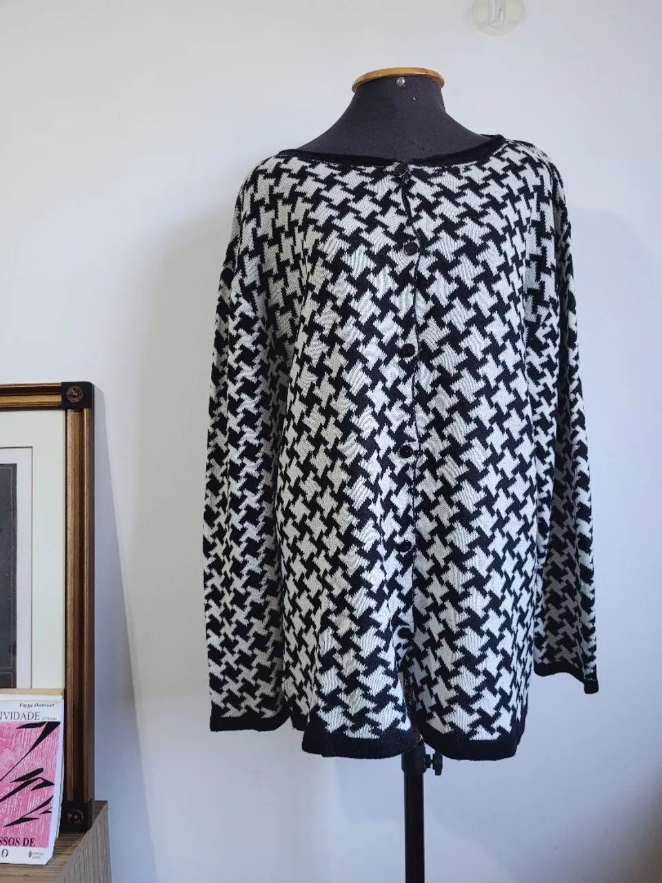 Cardigan tricô preto e branco - Foto 4