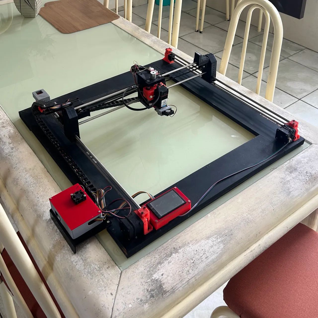 Máquina de gravação a laser (MDF, madeira e couro)