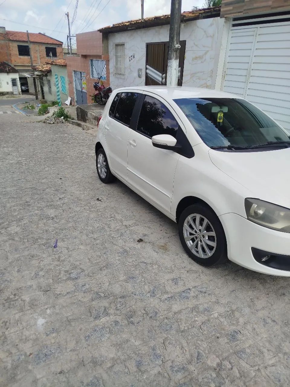 Volkswagen Fox 1.0 MI Total Flex 8V 5P 2014 - Foto 3