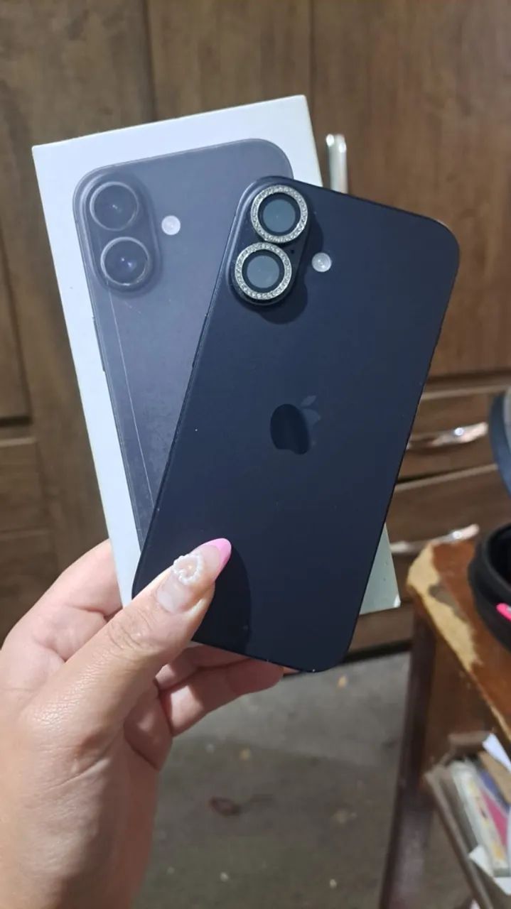 iPhone 16 