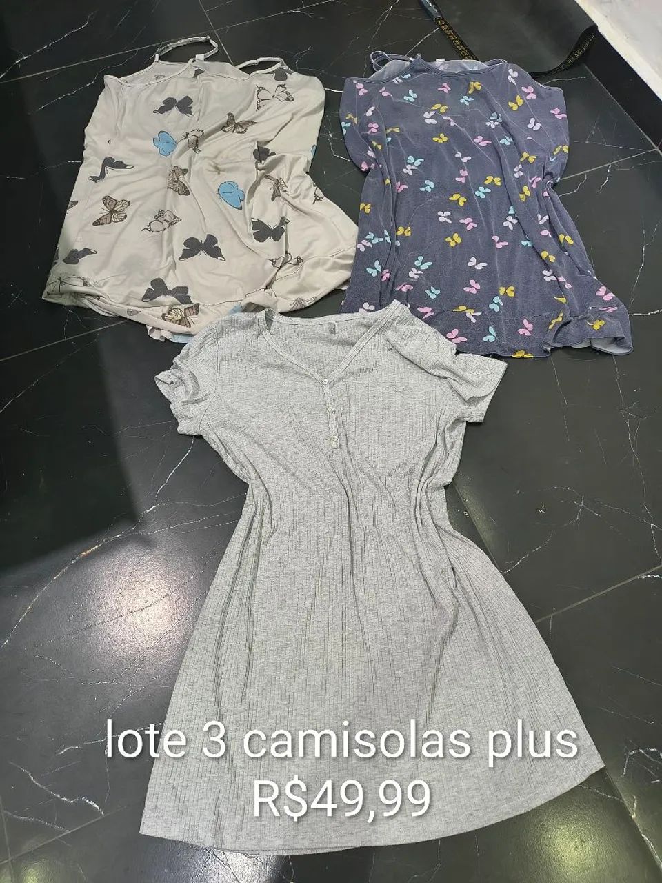 Lote com quatro camisolas plus Tam GG 