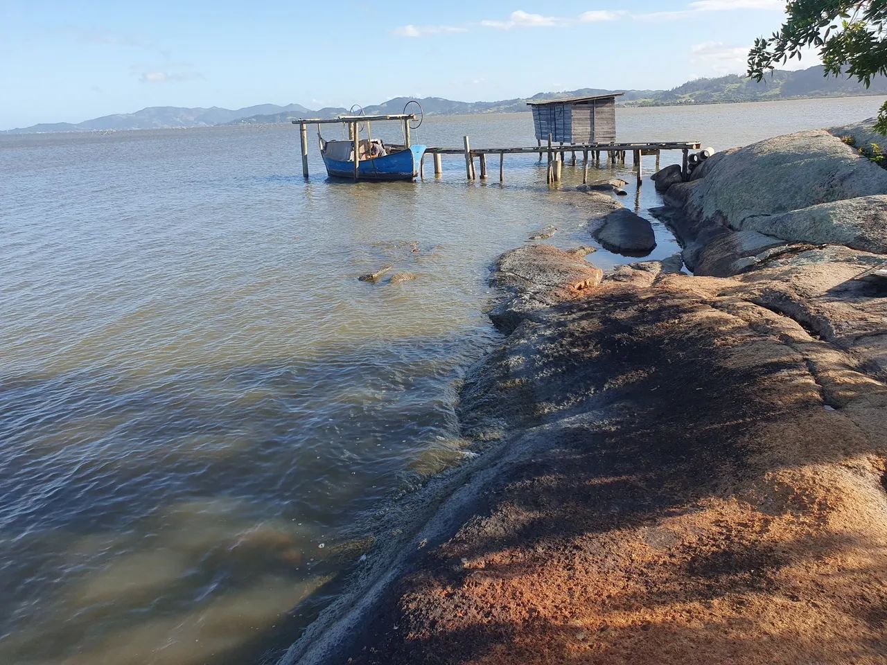 Vendo Casa na beira da lagoa de Imaruí -SC - Foto 2