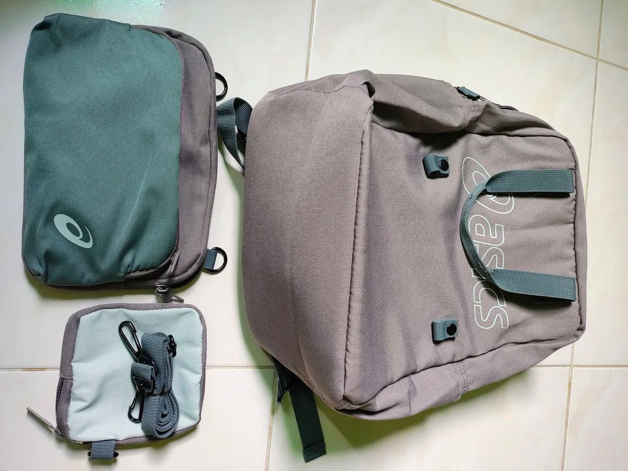 Mochila Asics original  - Foto 4