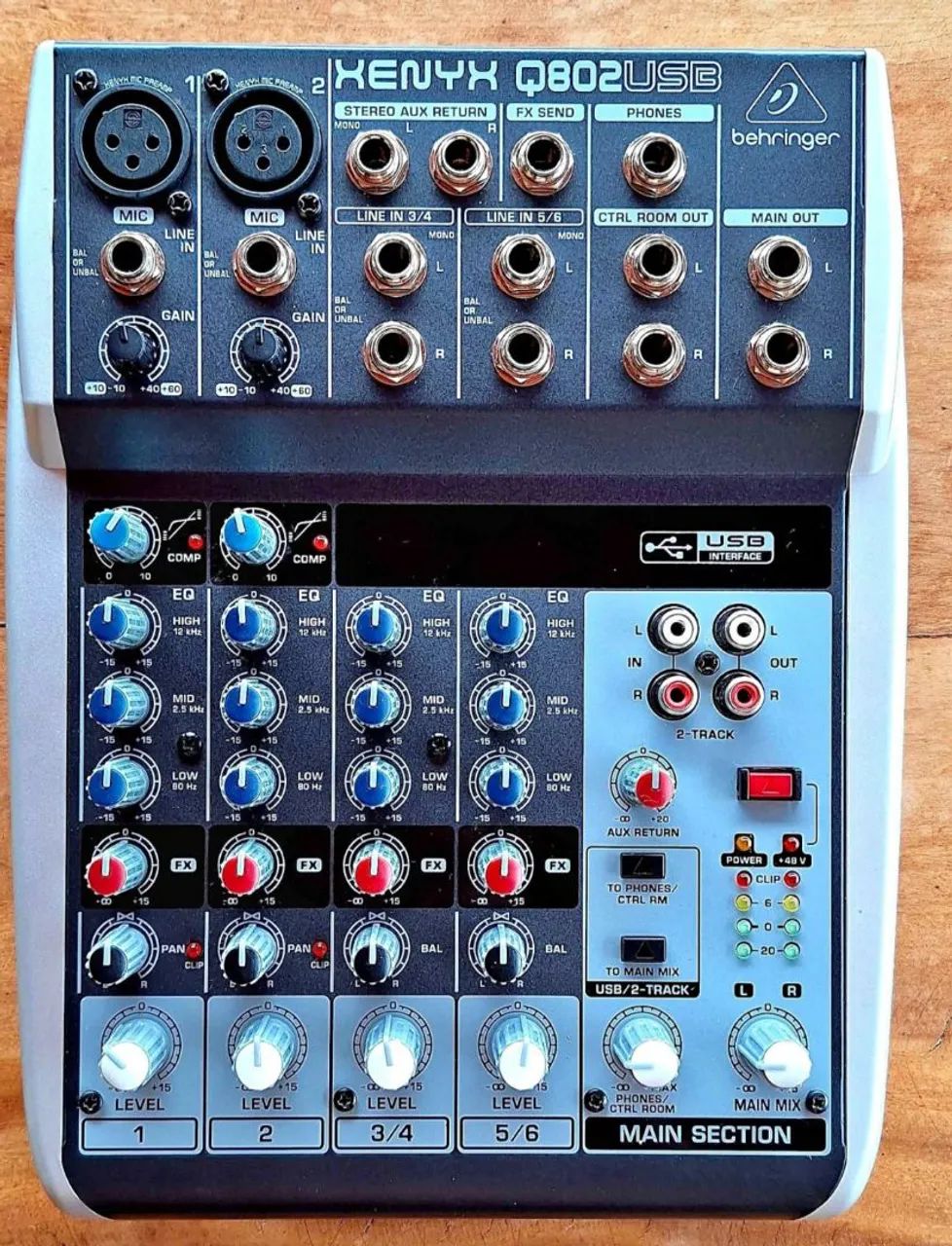 Mesa 802 USB Behringer  - Foto 4