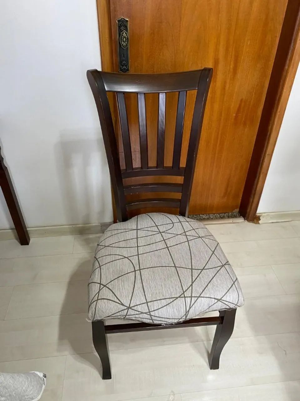 Vende-se Conjuto c/ 8 Cadeiras para Mesa de Jantar