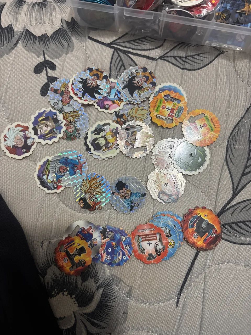 Coleção de Tazos, pingentes e figurinhas  - Foto 5