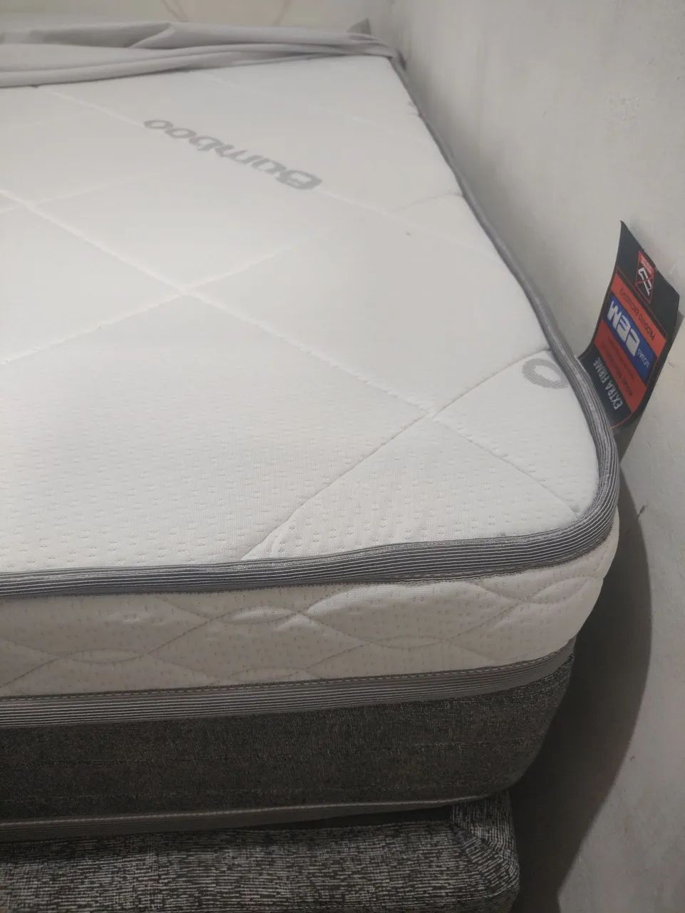 Cama Box Casal completa (base + colchão) em estado de zero