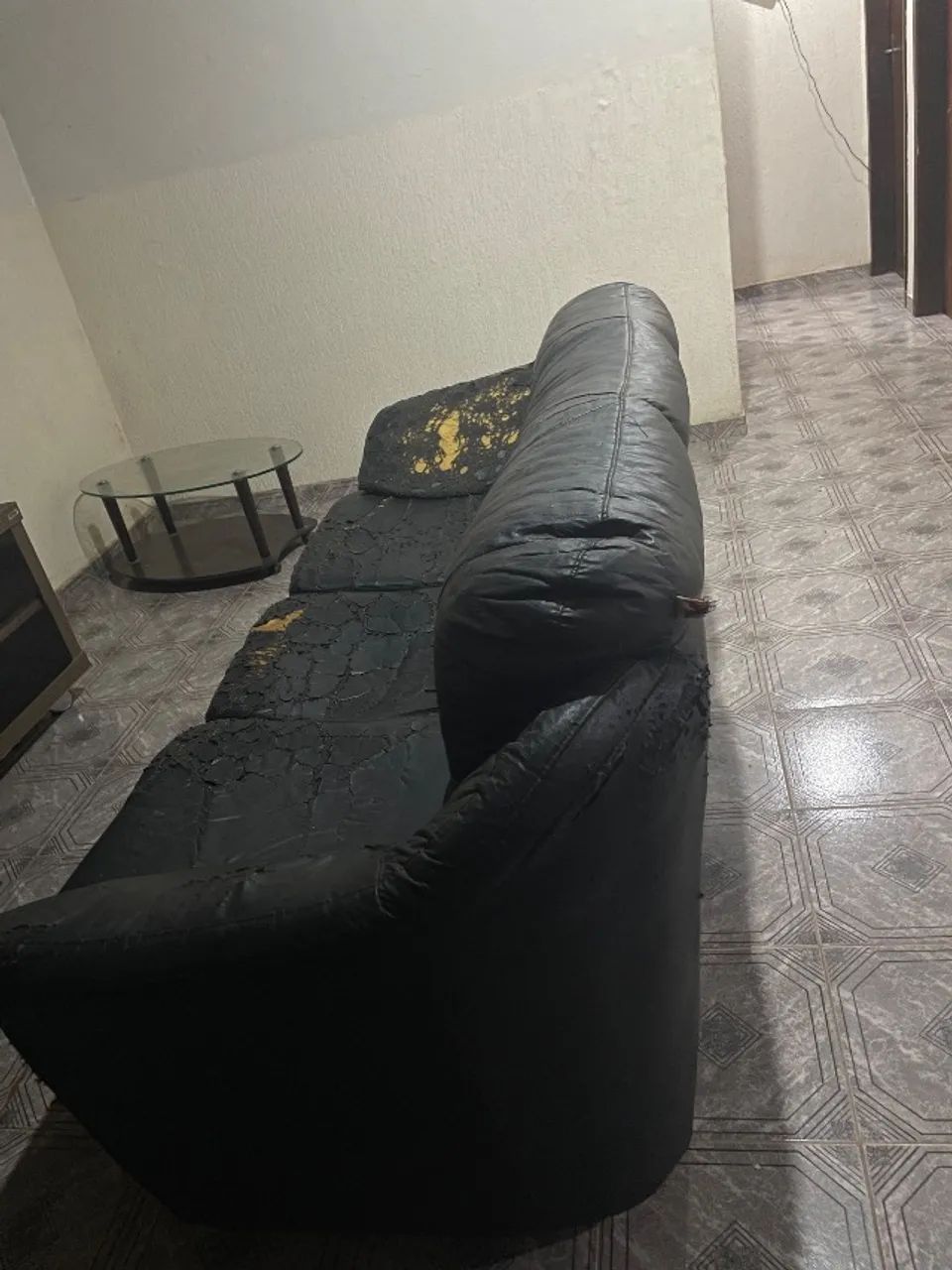 Sofá de três lugares para reforma - Foto 2