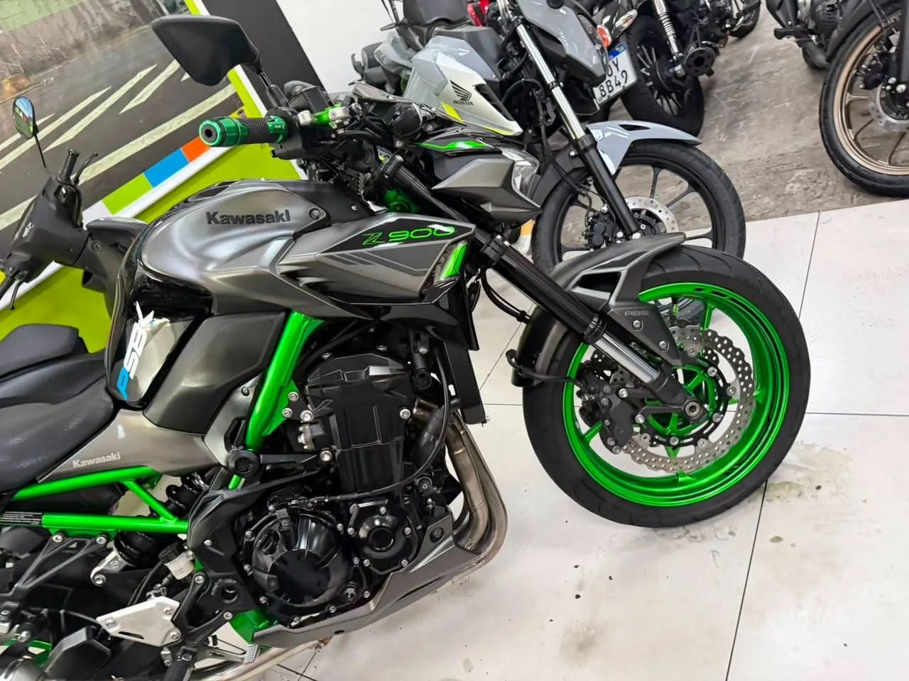 KAWASAKI Z900 - Foto 4