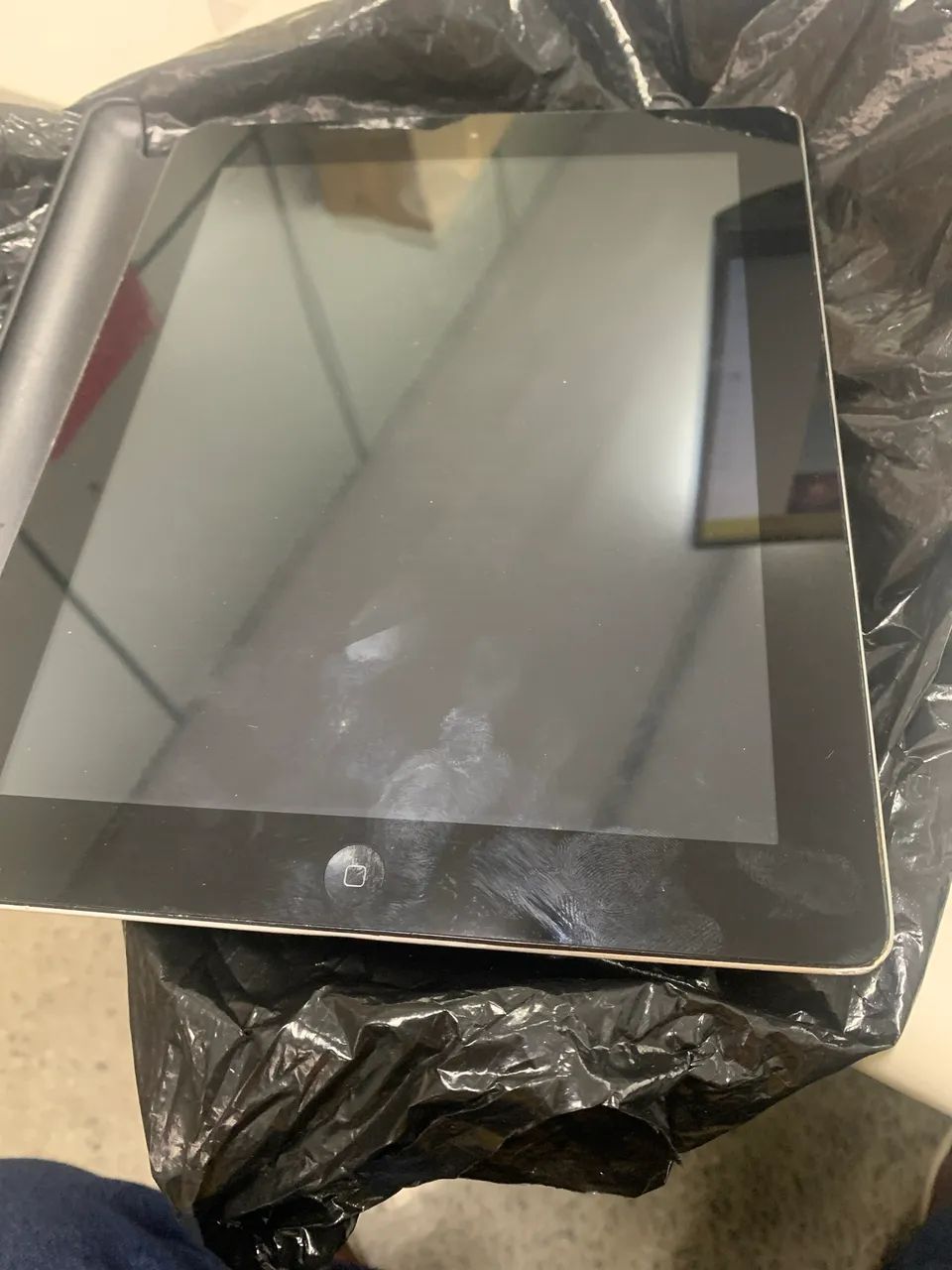 iPad 2nd generation 2011 A1396 9.7" com rede móvel 64GB 512MB RAM - Excelente