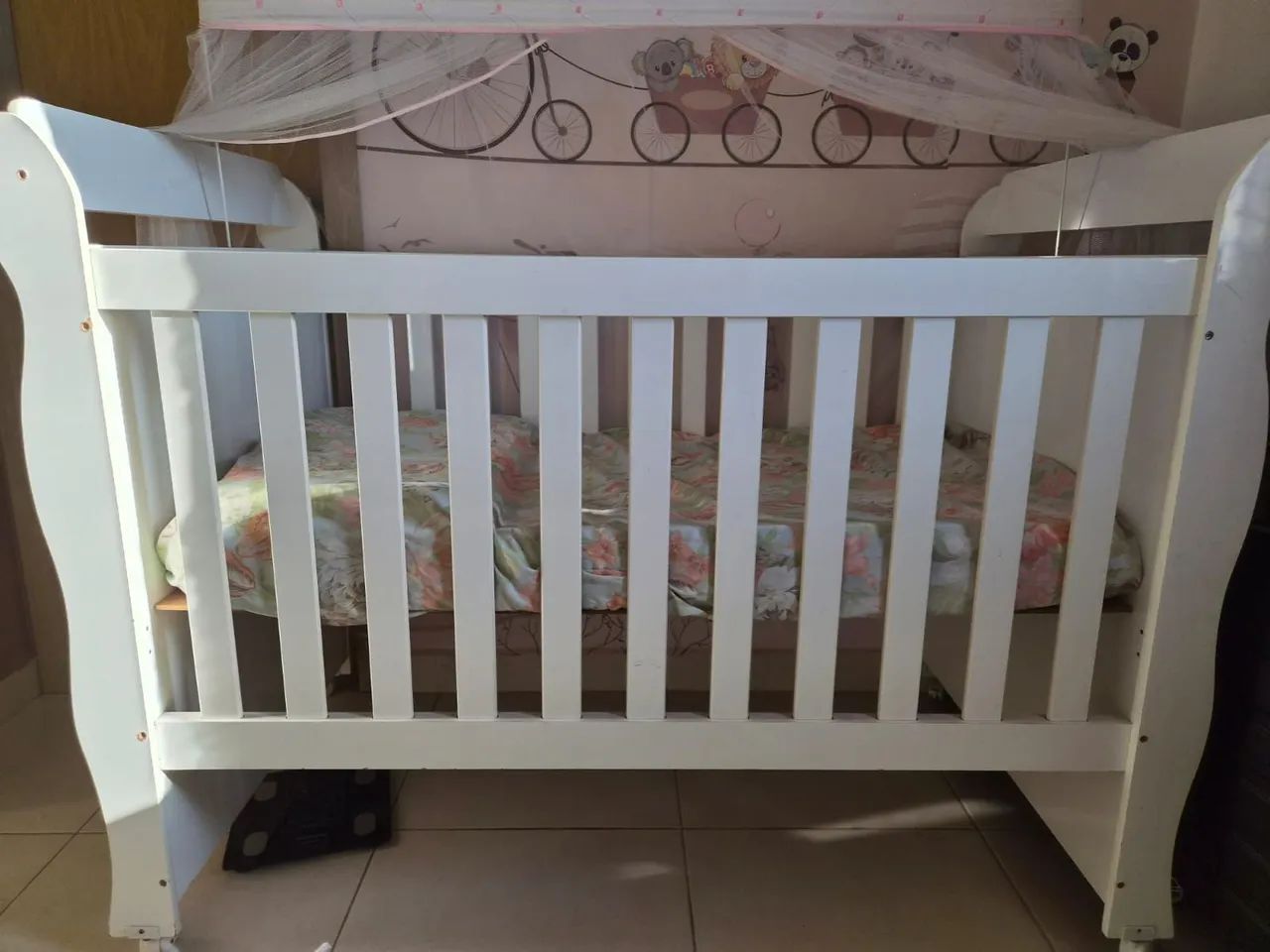 Berço com colchão 