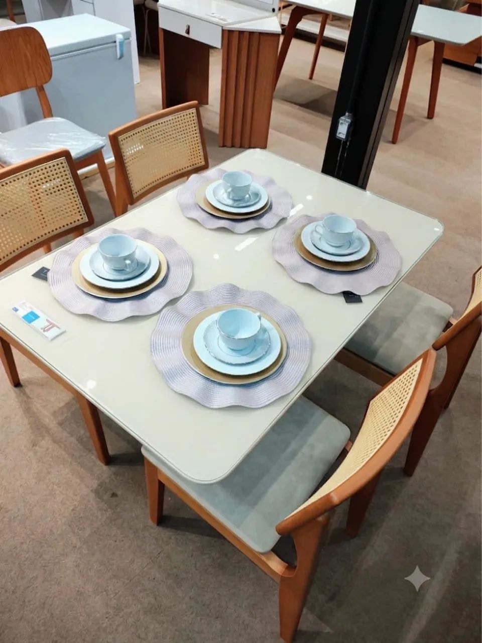 ? _*CONJUNTO DE MESA ÍRIS 4 LUGARES*_  - Foto 4