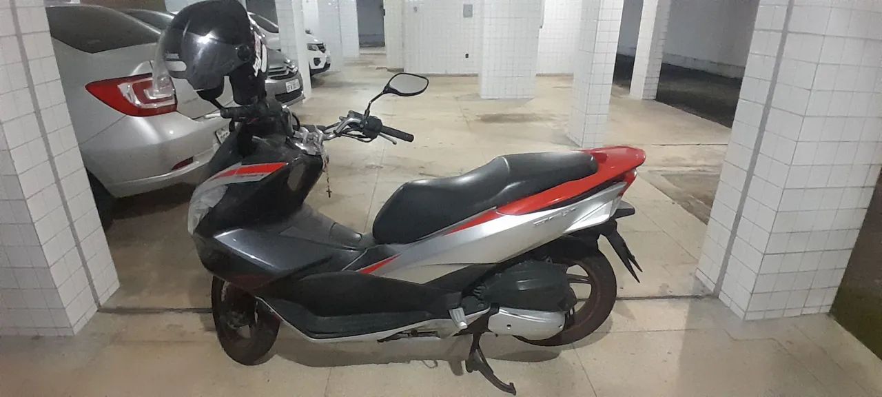 Vendo PCX bem novinha - Foto 5