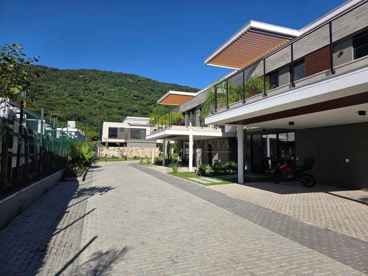 Casa em condomínio fechado com piscina e 4 quartos em Florianópolis. - Foto 3