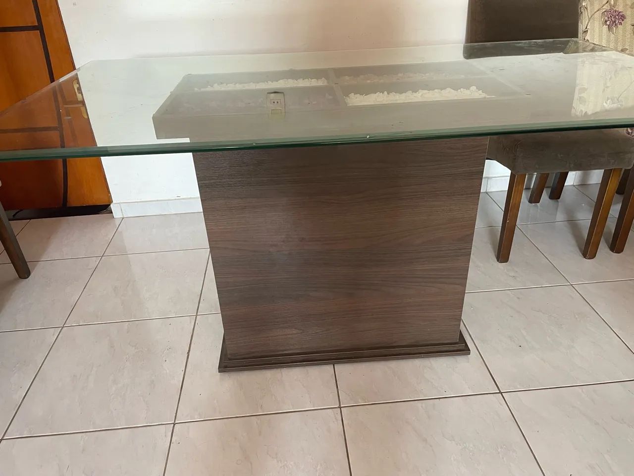 Vende-se Mesa vidro com 6 cadeiras - Foto 3