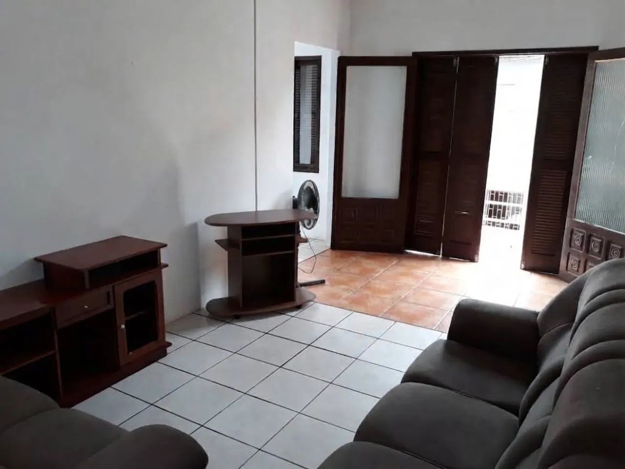 Casa com uma suite e sacada extensa no Centro Histórico (70m da Praia) - Foto 2