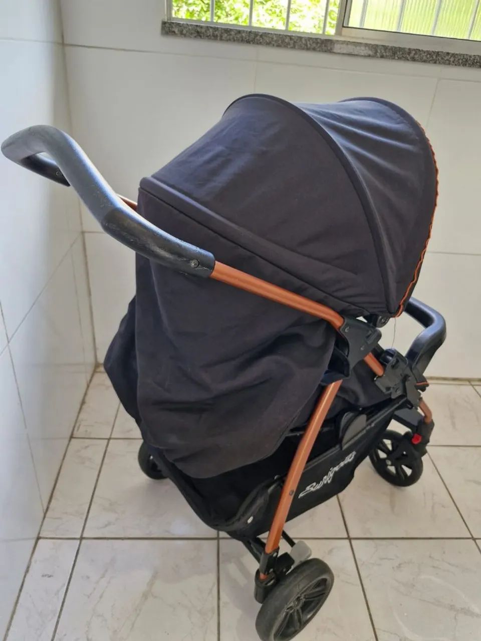 Carrinho de Bebê + Bebê Conforto e Base Para Carro - Foto 4