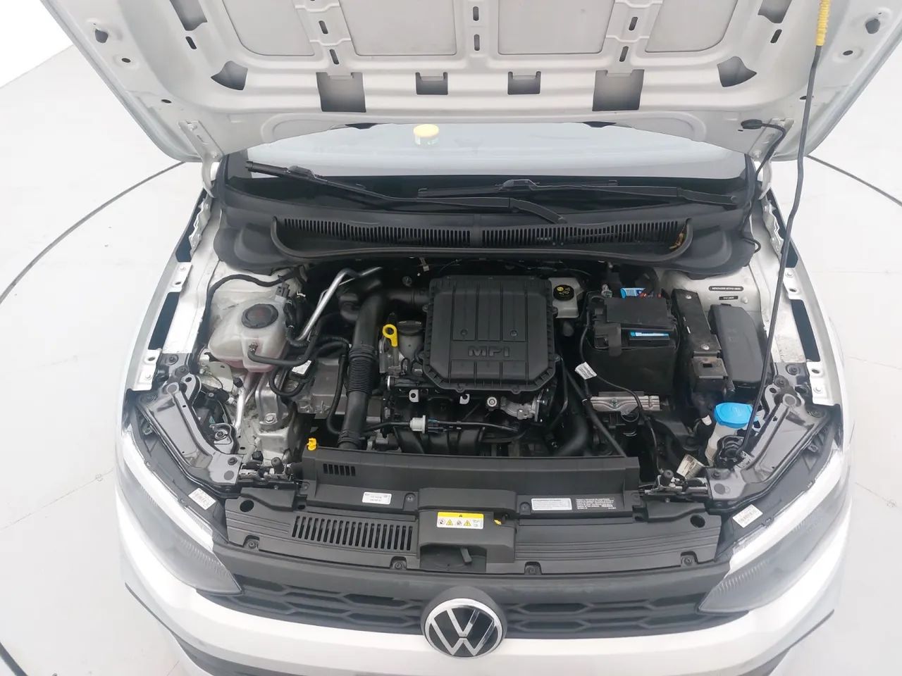 Volkswagen Polo Track 1.0 Flex 12V 5p, foto 10 de 18