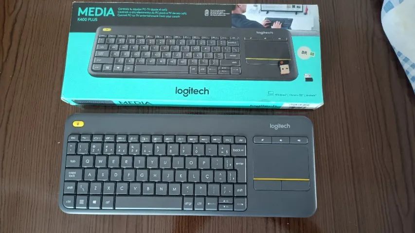 Teclado Logitech K400 plus